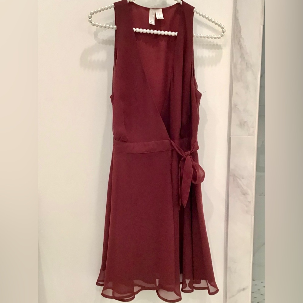 🔴WINE WRAP DRESS BY FOREVER 21 EXCLUSIVE🔴🔴